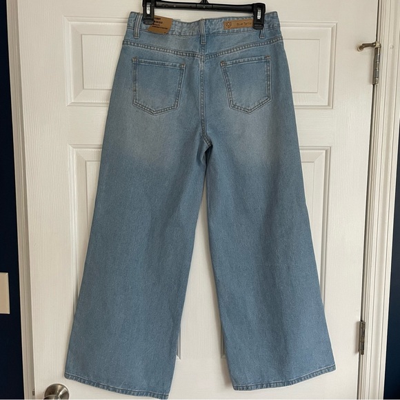 Blue Turtle Wide Leg Jeans Light Wash - Picture 2 of 10